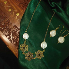 latika_floral_necklace